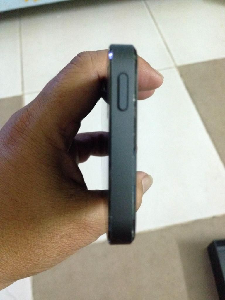 Iphone 5 màu đen, hàng Mỹ LL - 16GB, máy còn rất đẹp - 3