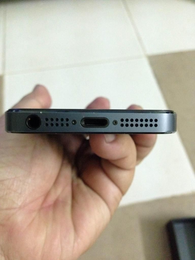 Iphone 5 màu đen, hàng Mỹ LL - 16GB, máy còn rất đẹp - 2