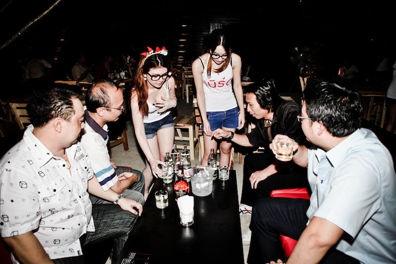 MagicGold ชวนกิน ชวนเที่ยว ดูสาว ร้าน Nerd  CLUB ลาดพร้าว 71 นาคนิวาส ซอย 8