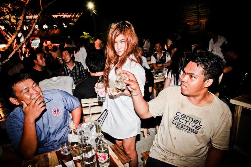 MagicGold ชวนกิน ชวนเที่ยว ดูสาว ร้าน Nerd  CLUB ลาดพร้าว 71 นาคนิวาส ซอย 8