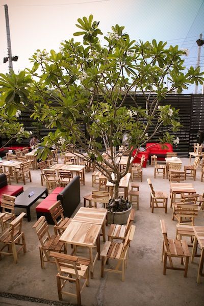 MagicGold ชวนกิน ชวนเที่ยว ดูสาว ร้าน Nerd  CLUB ลาดพร้าว 71 นาคนิวาส ซอย 8