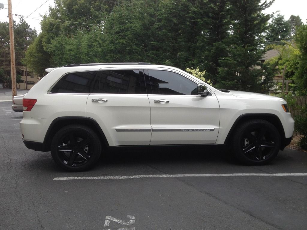 2013 Jeep grand cherokee white with black rims for sale #4