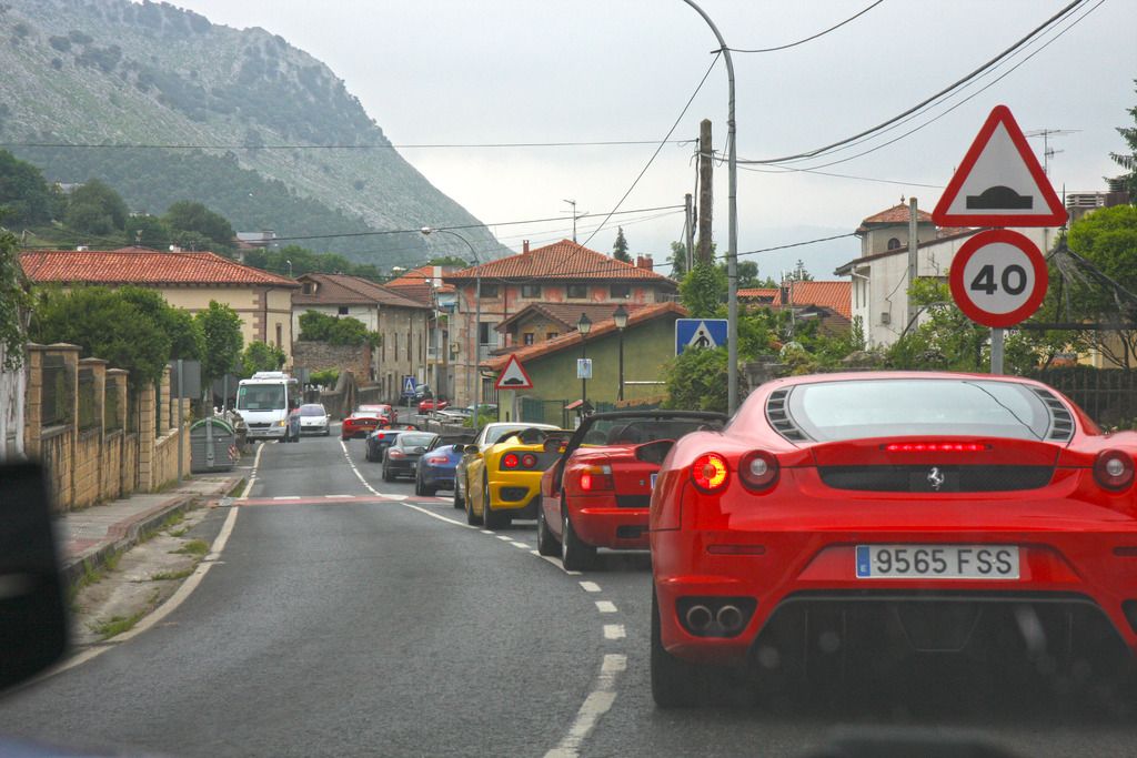 supercar%20convoy%20Friday_zpsi6sgkj9w.jpg