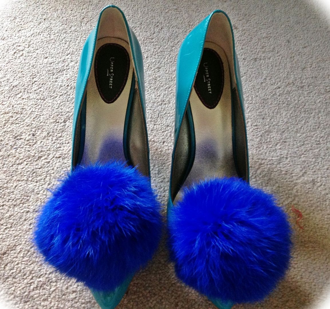 Cleo B Pom-Pom Shoe Clips