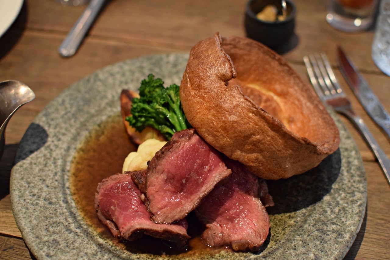 Roast beef lunch at mews of mayfair london