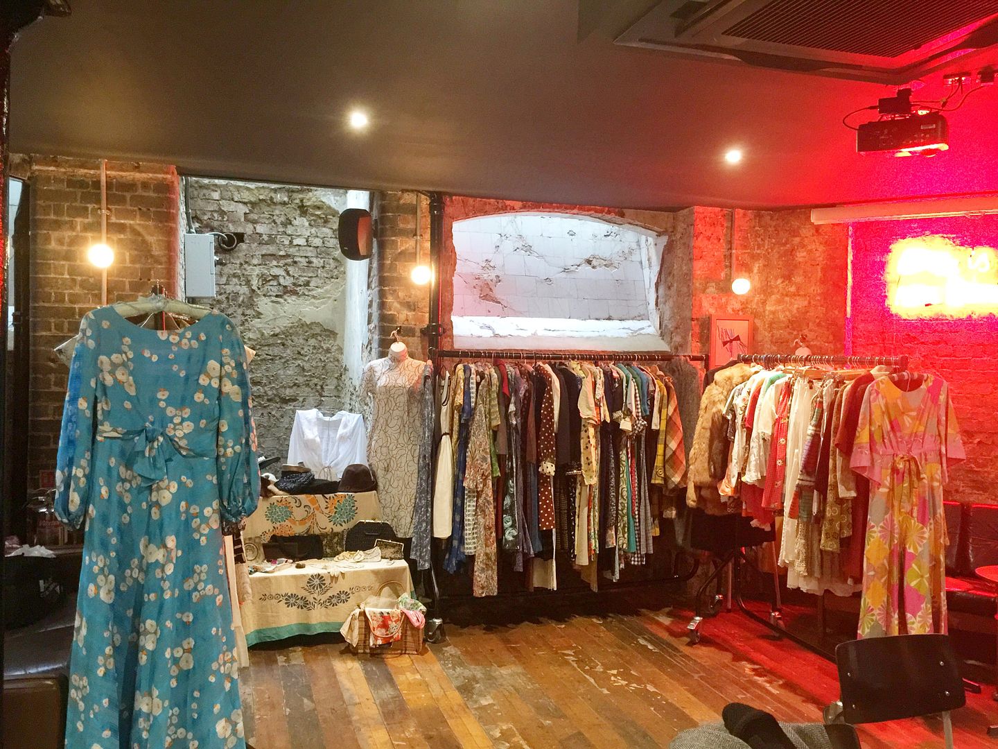 Coin Laundry Vintage Pop Up