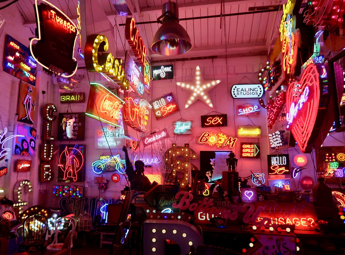 God's Own Junkyard Walthamstow - Chris Bracey's Neon Wonderland - The ...