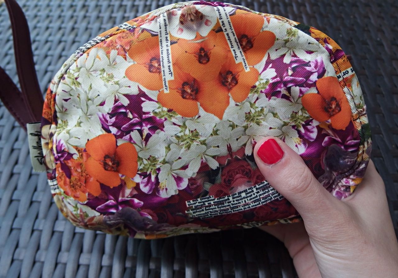 Skullcandy Floral Wrist Bag 