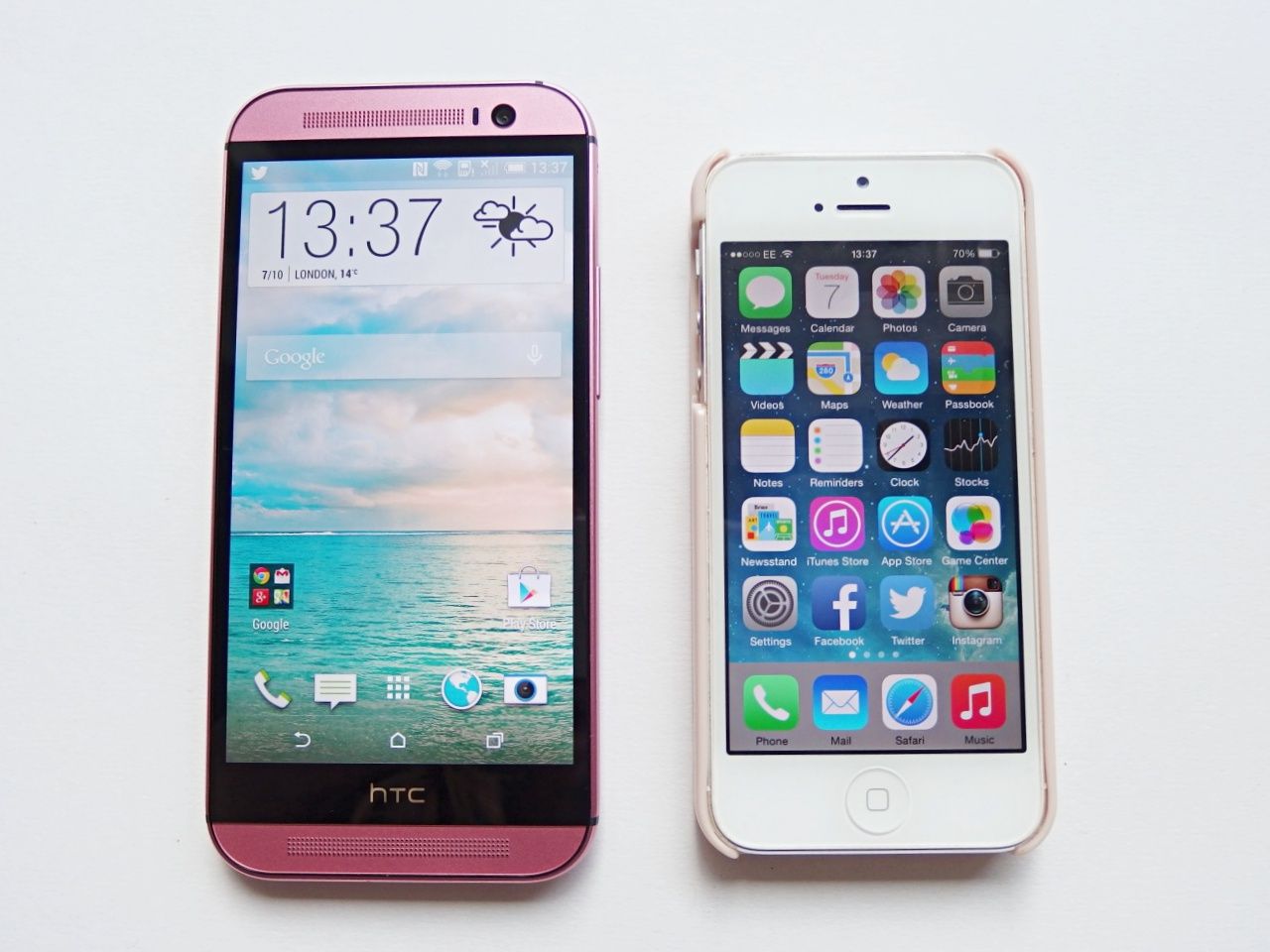 HTC One M8 Pink vs iPhone 5