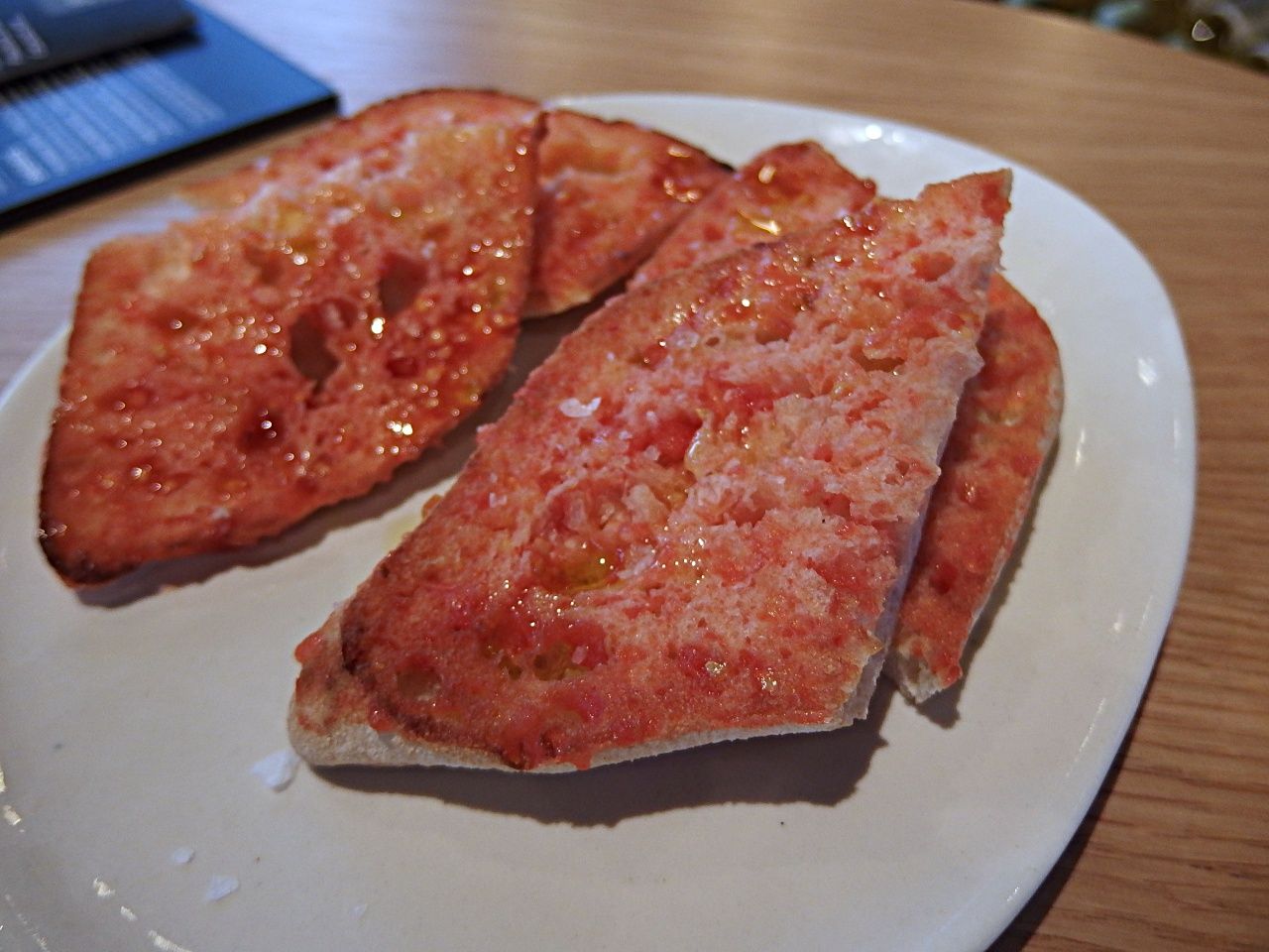 Tomato Bread at Mas Q Menos
