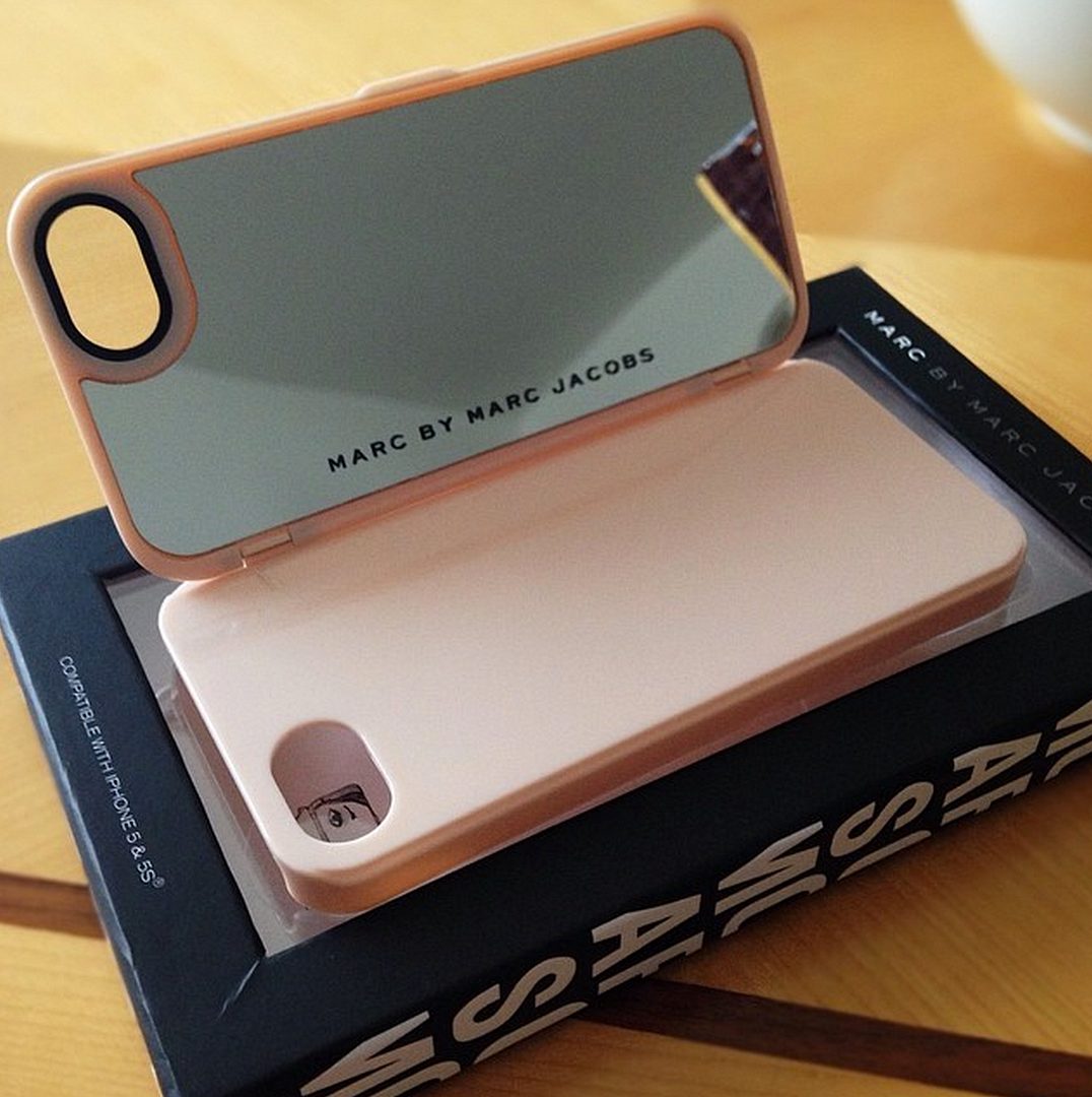 Marc by Marc Jacobs iPhone Mirror Case
