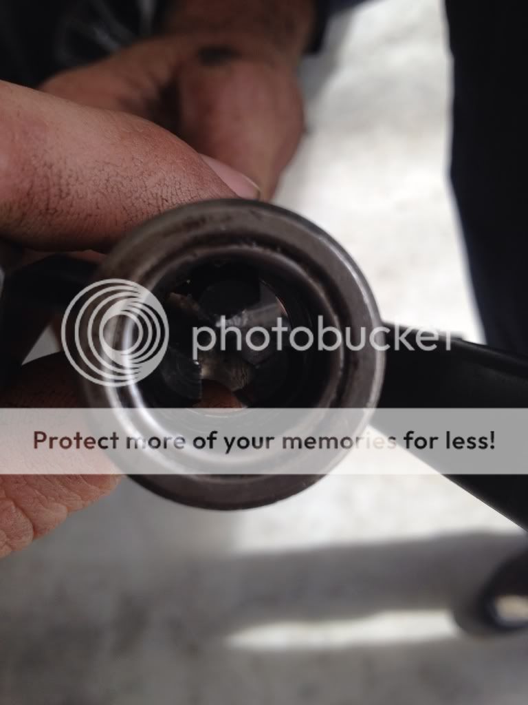 Spigot bearing removal (advice) Just Commodores